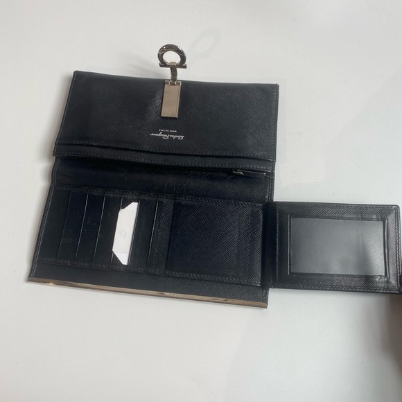 Salvatore Ferragamo Gancini Icona Nero Continental Wallet - Picture 4 of 9